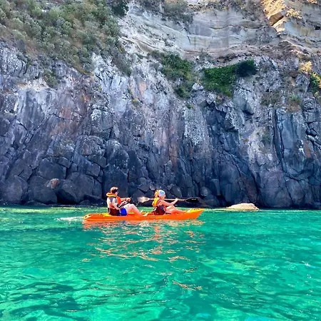 Capizzo 3* Forio (Isola d'Ischia)