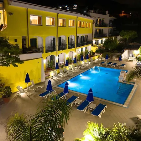 卡皮佐酒店 Forio di Ischia